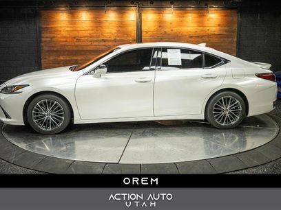 Used 2022 Lexus ES 300h w/ Premium Package