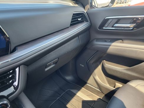 Used 2025 Chevrolet Tahoe Z71 w/ Z71 Off-Road Package image 38