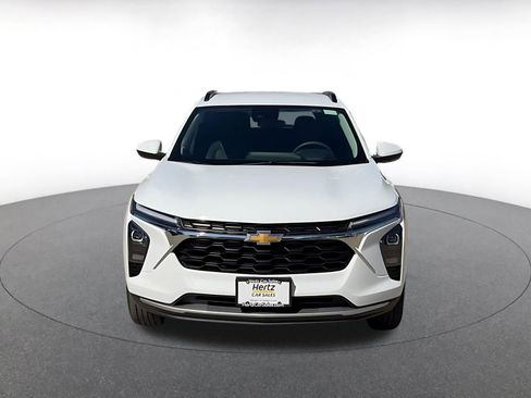 Used 2025 Chevrolet Trax LT image 4