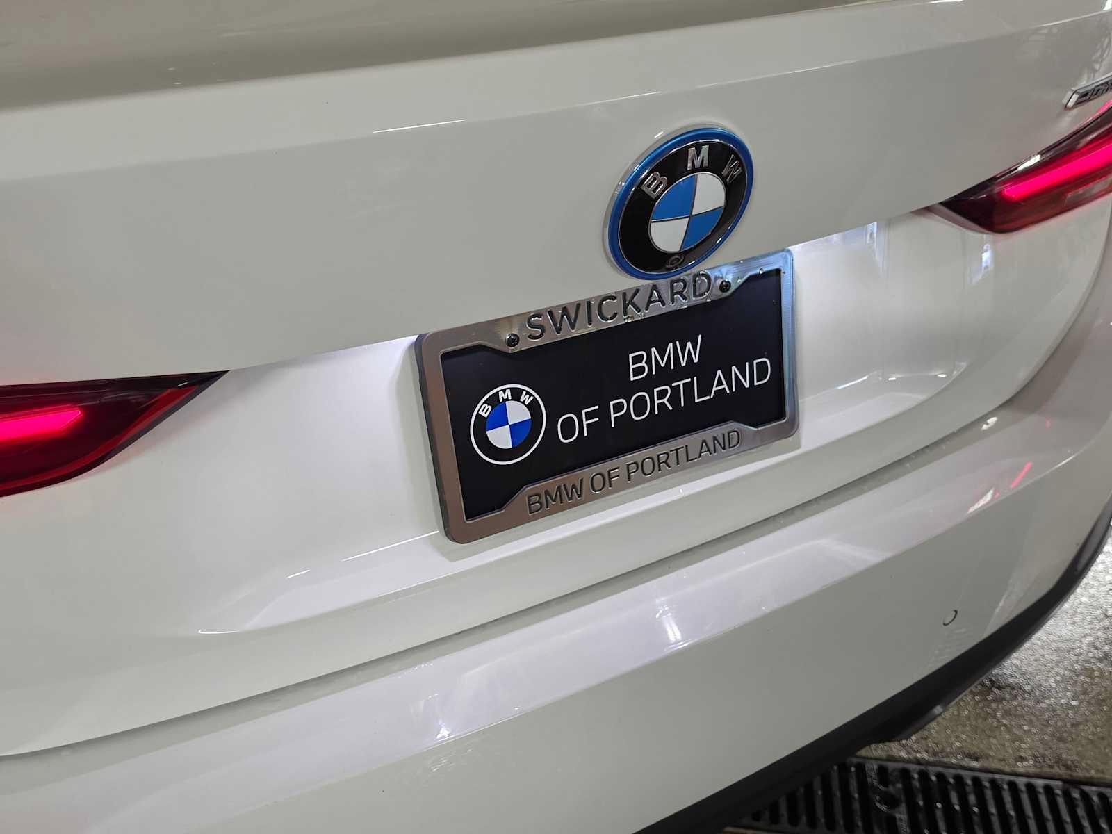 Used 2023 BMW i4 eDrive35 w/ Premium Package RWD image 15