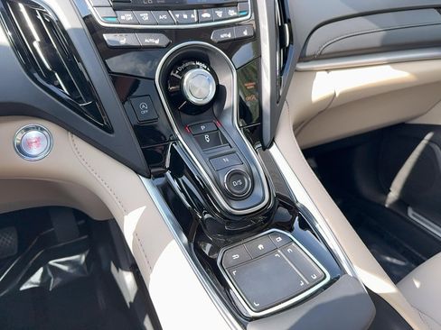 Used 2024 Acura RDX SH-AWD image 25