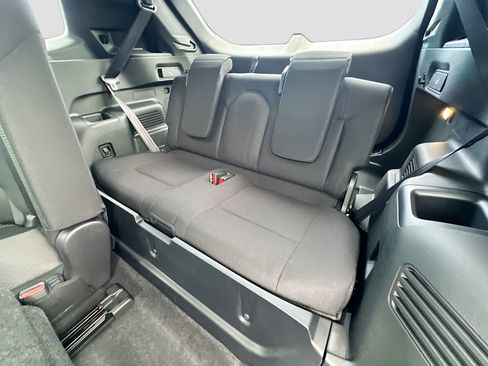 New 2026 Mitsubishi Outlander ES image 18