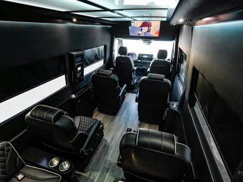 Used 2023 Mercedes-Benz Sprinter 3500 w/ Parking Package image 80