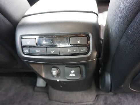 Used 2022 Hyundai Palisade SEL w/ Premium Package FWD image 16
