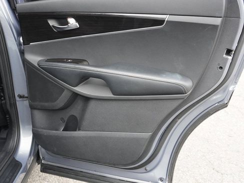 Used 2020 Kia Sorento LX image 23