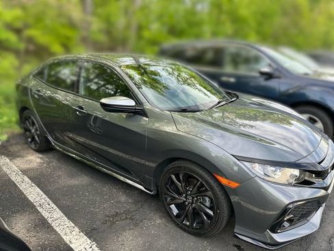 Used 2018 Honda Civic Sport image 11