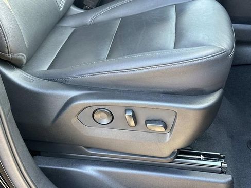 Used 2023 Chevrolet Tahoe LT w/ Luxury Package image 11