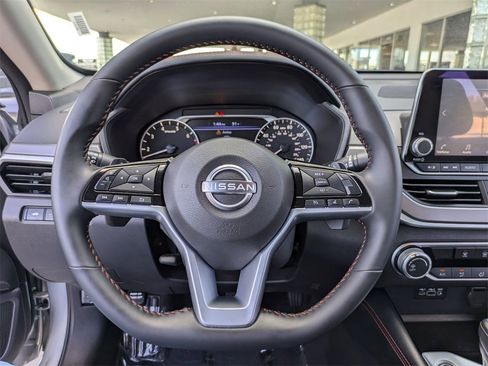 Used 2025 Nissan Altima 2.5 SR image 21