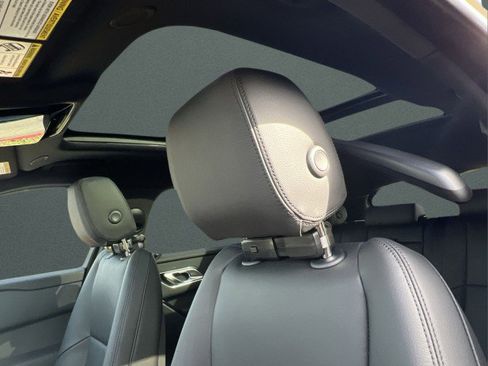 New 2026 Land Rover Range Rover Velar S image 15