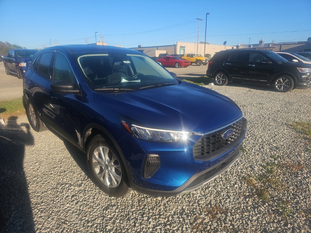 Used 2023 Ford Escape Active AWD/4WD image 3