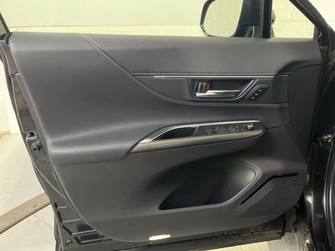 Used 2022 Toyota Venza Limited image 27