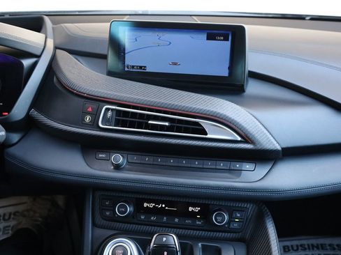 Used 2017 BMW i8 image 34