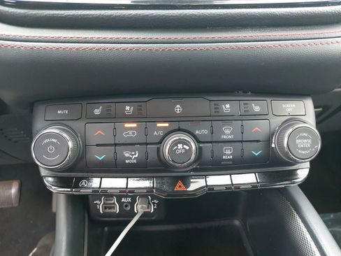 Used 2024 Dodge Durango GT RWD image 21