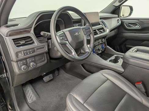 Used 2023 Chevrolet Suburban Z71 w/ Luxury Package image 4