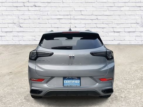 Certified 2025 Buick Encore GX Avenir image 3