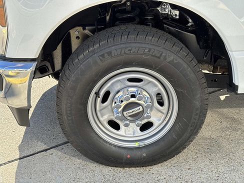 New 2026 Ford F250 XL w/ XL Chrome Package image 6