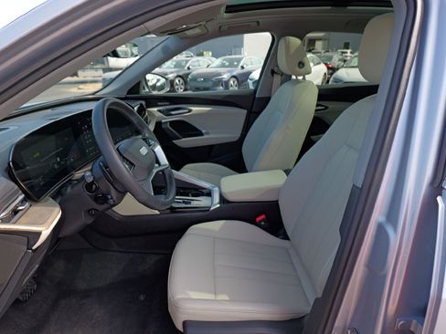 Used 2025 Audi Q5 Premium Plus w/ Premium Plus image 9