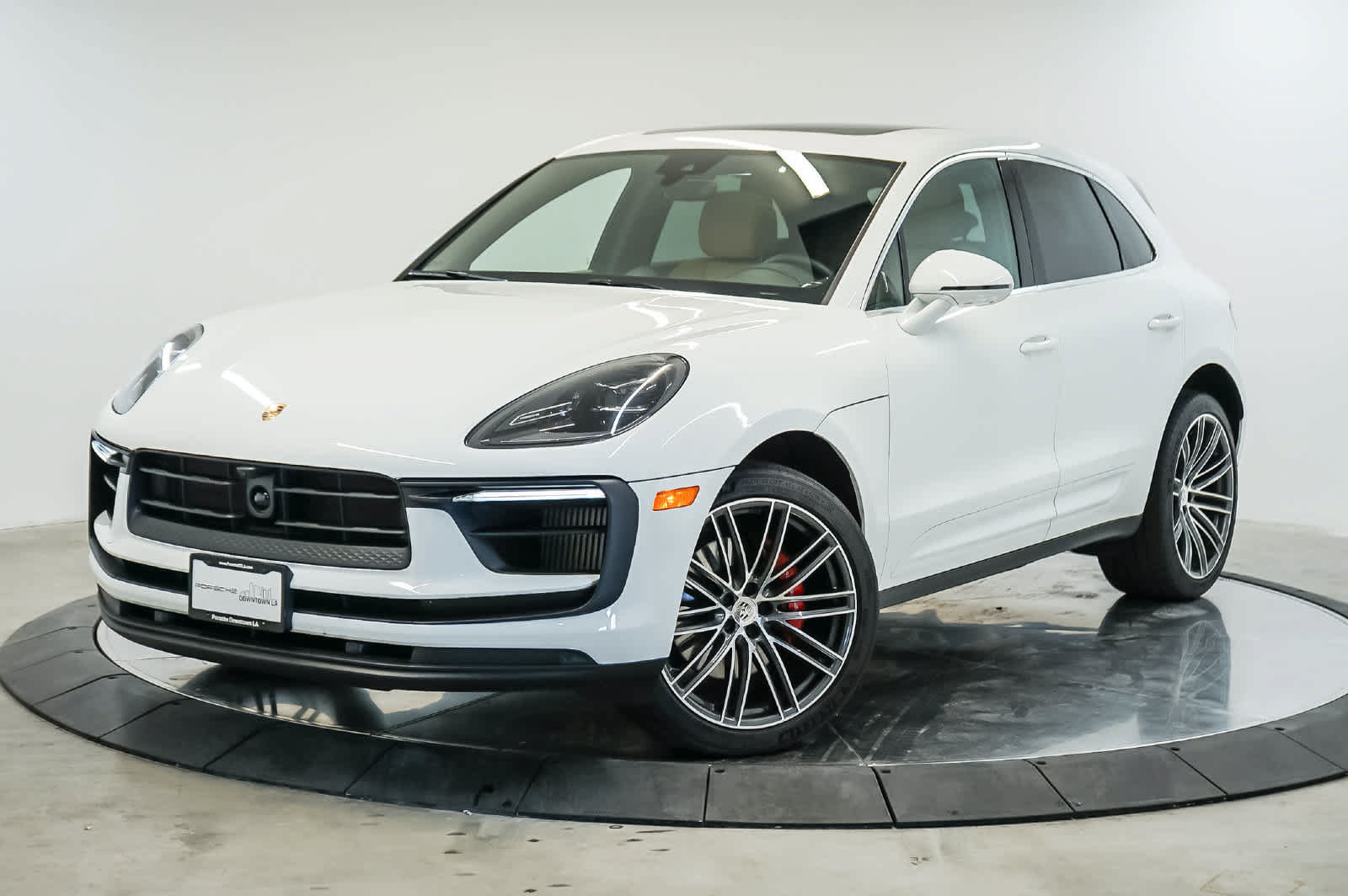 Certified 2026 Porsche Macan S AWD/4WD image 1
