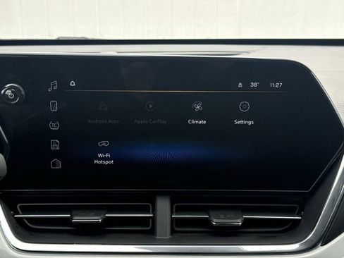 Certified 2025 Chevrolet Trax LT w/ LT Convenience Package image 15