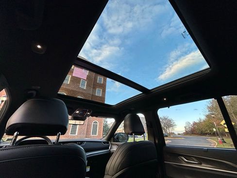 New 2025 Jeep Grand Cherokee Limited image 27