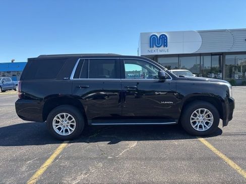 Used 2017 GMC Yukon SLT AWD/4WD image 6