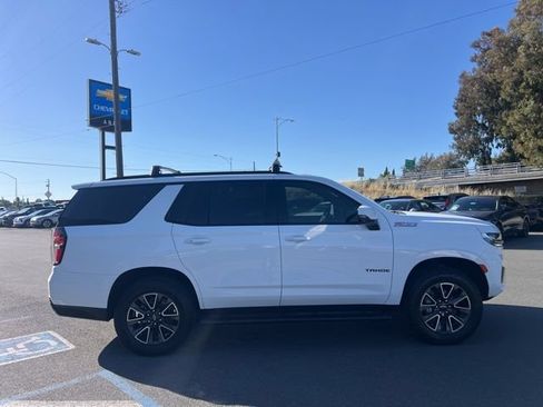 Used 2022 Chevrolet Tahoe Z71 w/ Luxury Package AWD/4WD image 5