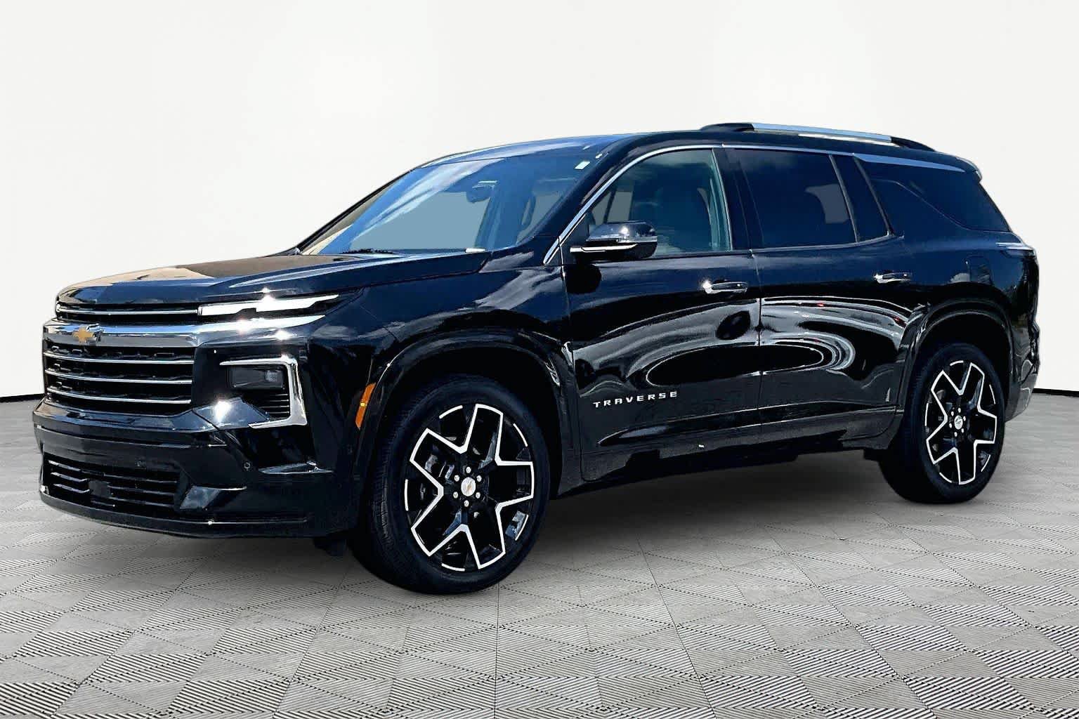 Used 2025 Chevrolet Traverse High Country w/ LPO, Floor Liner Package FWD image 3