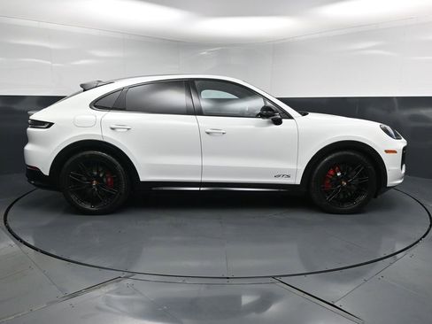 New 2026 Porsche Cayenne GTS AWD/4WD image 11