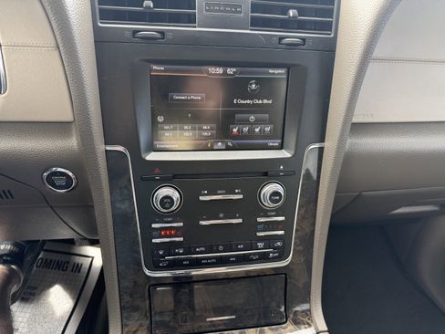 Used 2015 Lincoln Navigator 4WD image 7