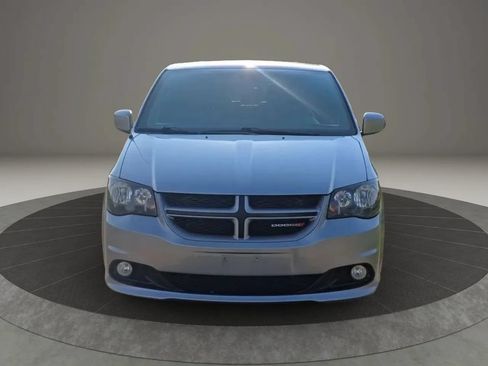 Used 2019 Dodge Grand Caravan GT FWD image 2