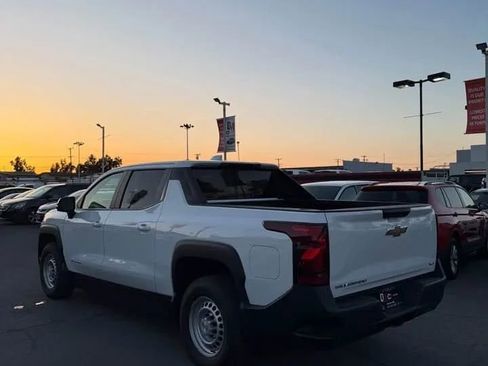 Used 2024 Chevrolet Silverado EV W/T AWD/4WD image 4