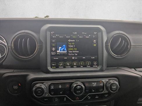 Certified 2023 Jeep Gladiator Overland image 12