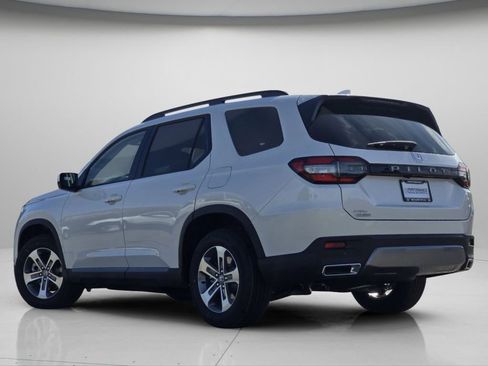 New 2026 Honda Pilot EX-L image 6