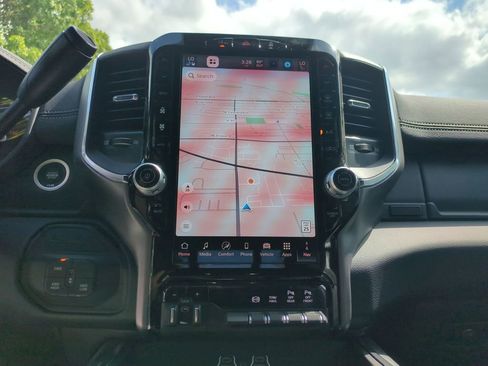 New 2026 RAM 2500 Laramie AWD/4WD image 23