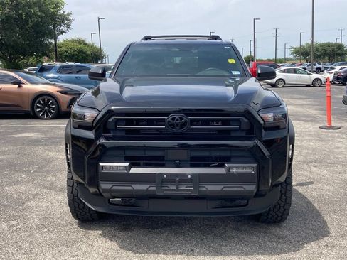 Used 2025 Toyota 4Runner SR5 AWD/4WD image 2