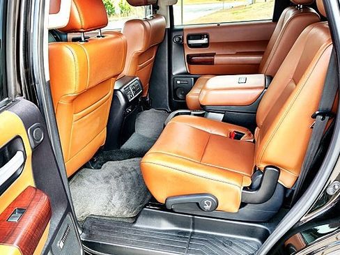 Used 2014 Toyota Sequoia Platinum image 16