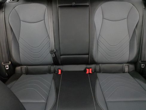 Used 2025 Volkswagen Tiguan SE AWD/4WD image 13