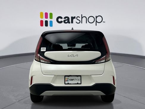 Used 2023 Kia Soul LX w/ LX Technology Package FWD image 4