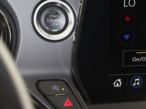 Used 2025 Chevrolet Blazer RS w/ Enhanced Convenience Package AWD/4WD image 32
