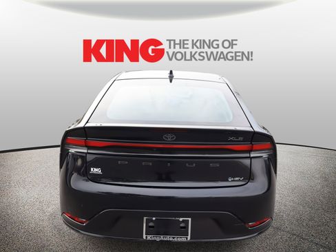 Used 2023 Toyota Prius XLE image 4