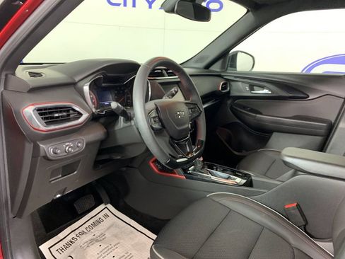 Used 2023 Chevrolet TrailBlazer RS FWD image 16