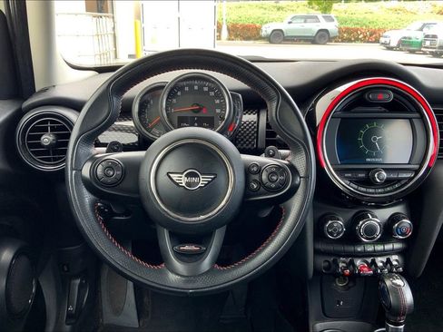 Used 2019 MINI Cooper S image 3