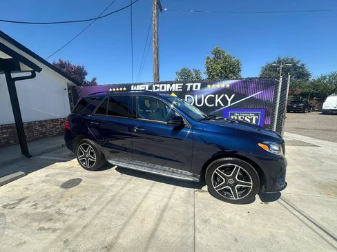 Used 2018 Mercedes-Benz GLE 350 w/ Premium 1 Package image 3