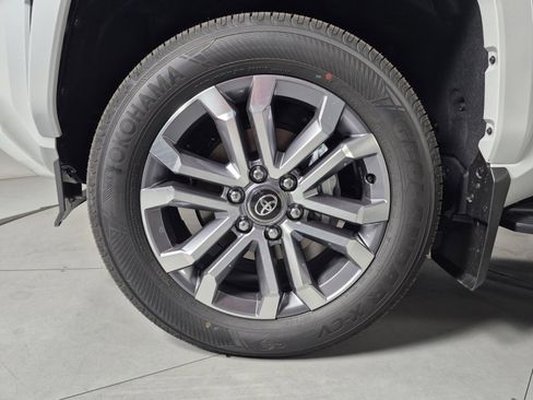 New 2026 Toyota 4Runner 4WD image 10