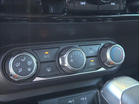 New 2025 Nissan Kicks SV image 25