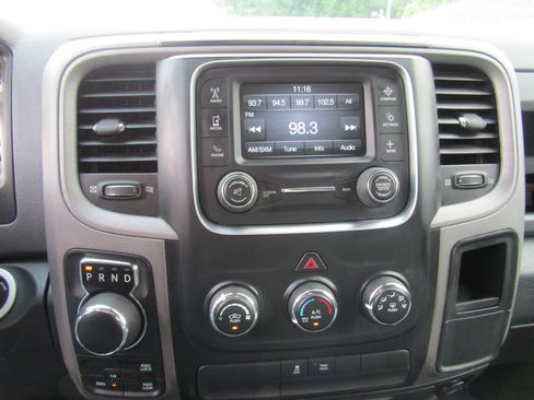 Used 2017 RAM 1500 Express AWD/4WD image 24