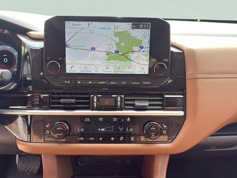 Certified 2025 Nissan Pathfinder Platinum AWD/4WD image 11