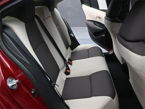 Used 2025 Toyota Corolla LE image 15