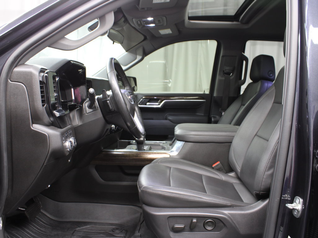 Used 2025 GMC Sierra 1500 Elevation w/ Elevation Premium Package AWD/4WD image 15