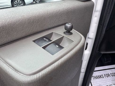 Used 2021 Chevrolet Express 2500 w/ Driver Convenience Package image 14